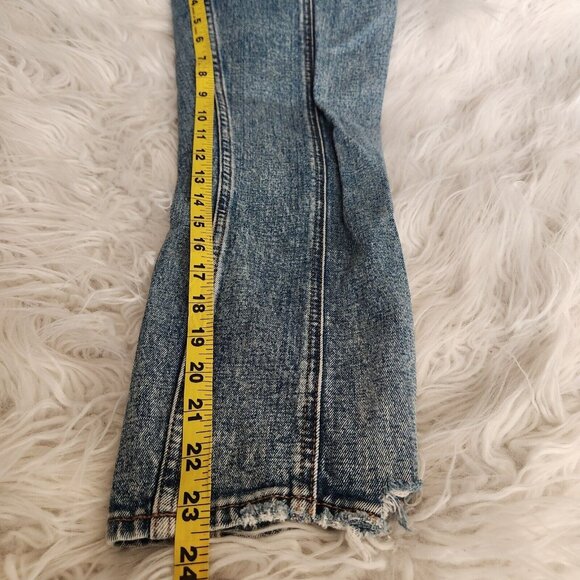 Abercrombie & Fitch Ultra High Rise Mom Jeans Belted Acid Wash Sz 26 2S (26x23") - Picture 11 of 14